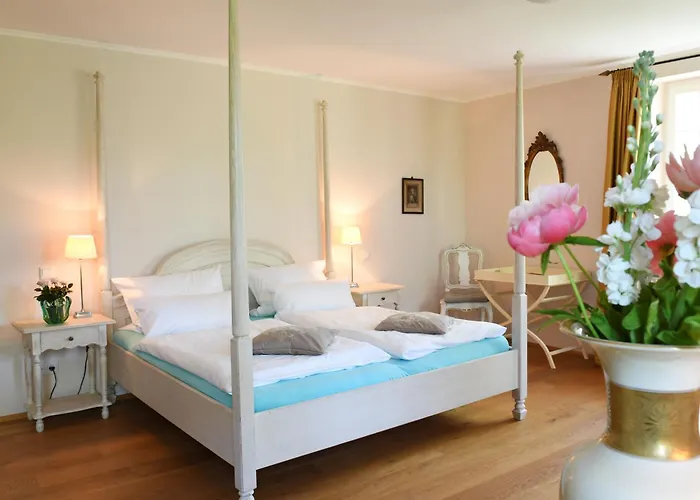 Haus Keppelborg: Zi Elisabeth Mit Burgmauerblick