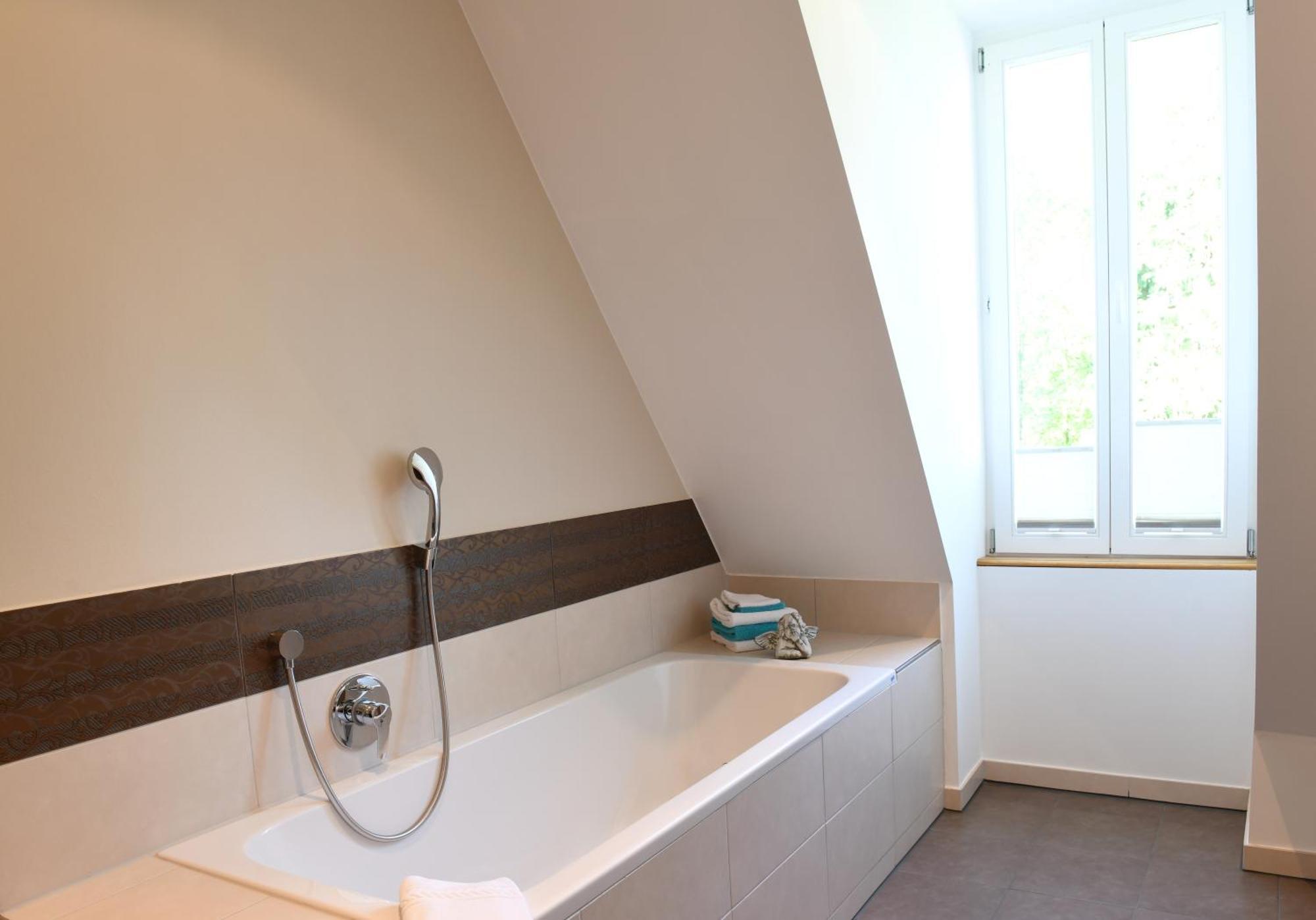 Apartment Haus Keppelborg: Zi Elisabeth Mit Burgmauerblick